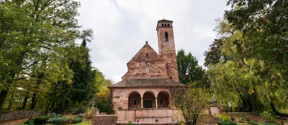 Philippuskirche in Rummelsberg mit Friedhof