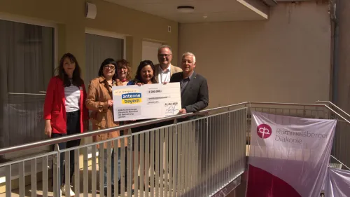Spendenübergabe der Stiftung ANTENNE BAYERN hilft - dank 200.000 Euro konnte die Eirnichtung so realisiert werden, wie sie heute ist